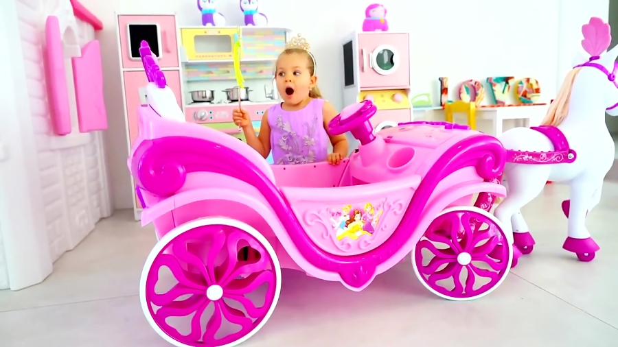 دیانا و اسباب بازی ها - کالسکه جدید پرنسس دیانا